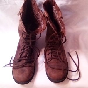 Women's lace up boots